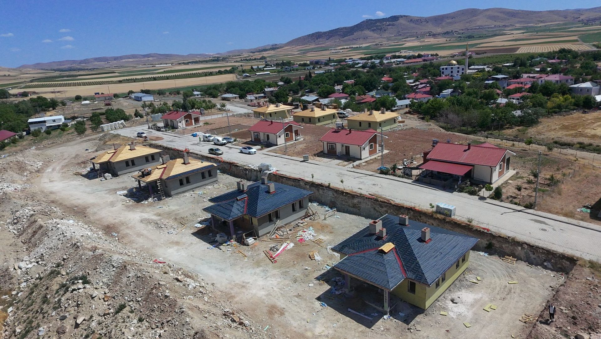 Elazığ , Keban ve Ağın İlçeleri 25 Köy 208 Kırsal Konut Yapım Projesi